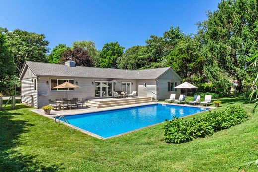 Detached House in Southampton, Suffolk County