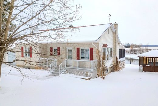 Detached House in Saint-Roch-de-Richelieu, Montérégie