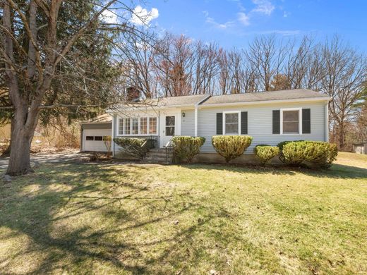 Luxury home in Littleton, Middlesex County