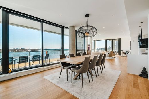 Apartment / Etagenwohnung in Montreal, City of Montréal