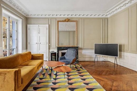 Apartment / Etagenwohnung in Champs-Elysées, Madeleine, Triangle d’or, Paris