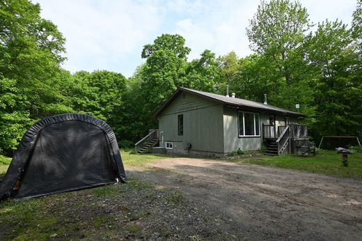 Detached House in McDougall, Renfrew County