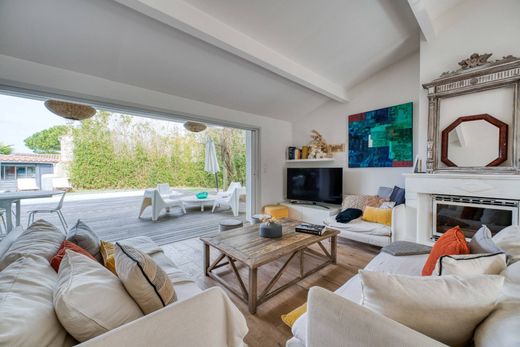 Semidetached House in La Flotte, Charente-Maritime