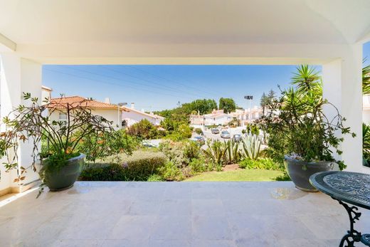 Twee-onder-een-kapwoning in Oeiras, Distrito de Lisboa