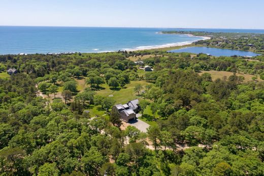 Detached House in Chilmark, Dukes County