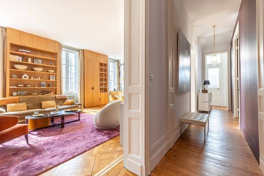 Apartment / Etagenwohnung in Bordeaux, Gironde