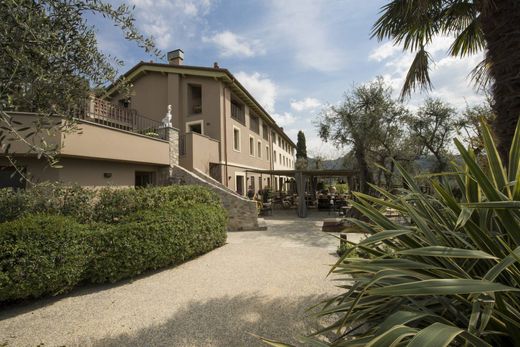 Einfamilienhaus in Camaiore, Provincia di Lucca