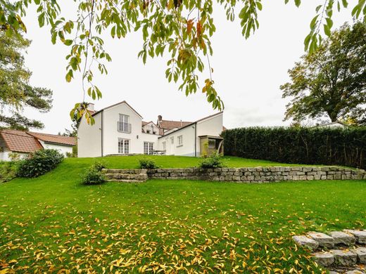 Einfamilienhaus in La Hulpe, Provinz Wallonisch-Brabant