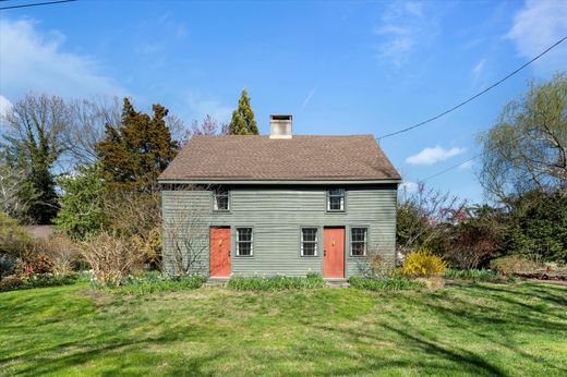 Detached House in Greenwich, Cumberland County