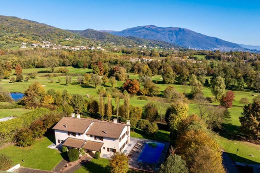 Detached House in Cavaso del Tomba, Provincia di Treviso