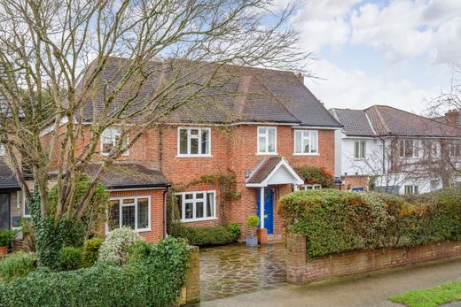 Detached House in London, Greater London