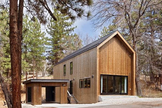 Einfamilienhaus in Big Bear City, San Bernardino County