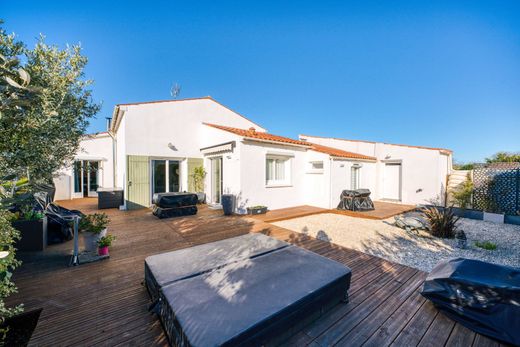 Willa wielorodzinna w Breuillet, Charente-Maritime