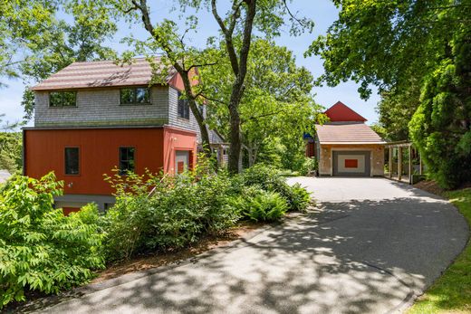 Detached House in Falmouth, Barnstable County