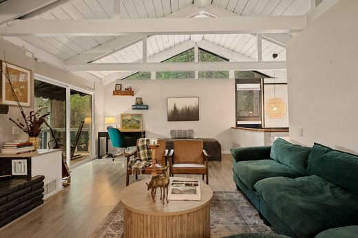 Vrijstaand huis in Lake Arrowhead, San Bernardino County