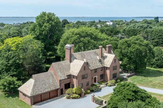 Detached House in Remsenburg, Suffolk County