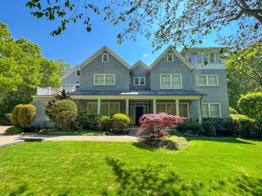 Detached House in Water Mill, Suffolk County
