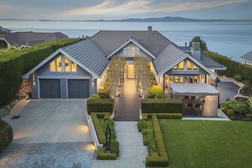Detached House in Saanich, Capital Regional District