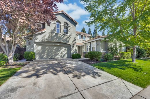 Luxury home in West Sacramento, Yolo County