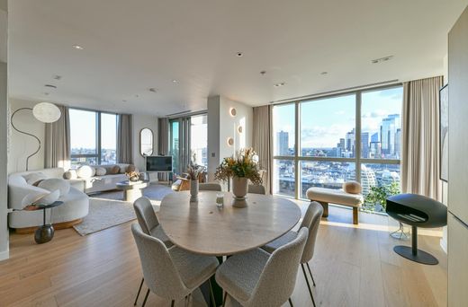 Apartment / Etagenwohnung in London, Greater London