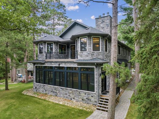 Detached House in Cross Lake, Crow Wing County