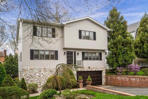 Detached House in Harrison, Westchester County
