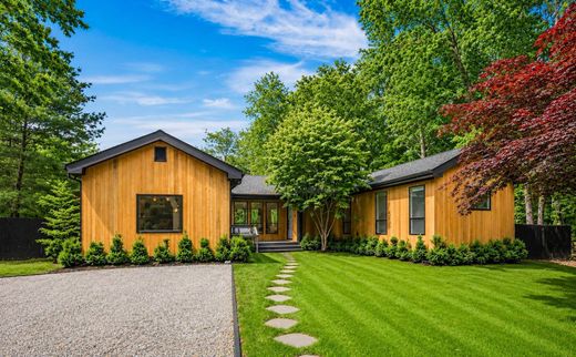 Detached House in East Hampton, Suffolk County