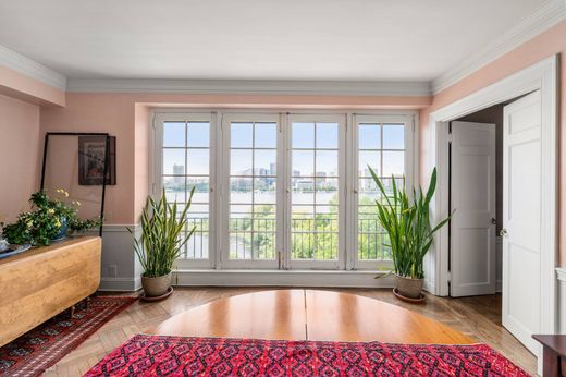 Luxury home in Boston, Suffolk County