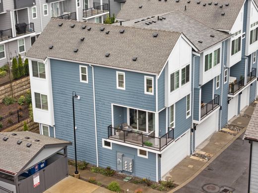 Detached House in Kenmore, King County