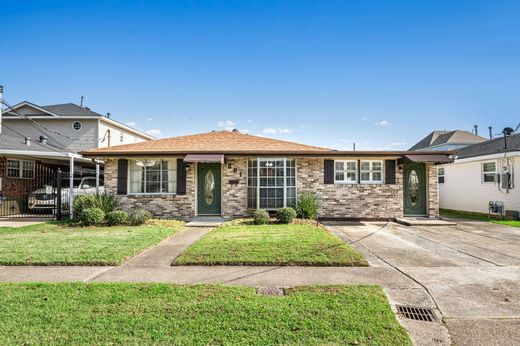 Detached House in Metairie, Jefferson Parish