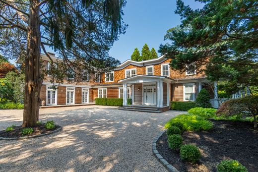 Detached House in Remsenburg, Suffolk County