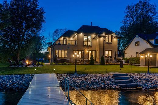 Detached House in Kawartha Lakes, Ontario