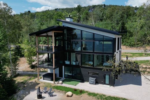 Einfamilienhaus in Les Éboulements, Capitale-Nationale