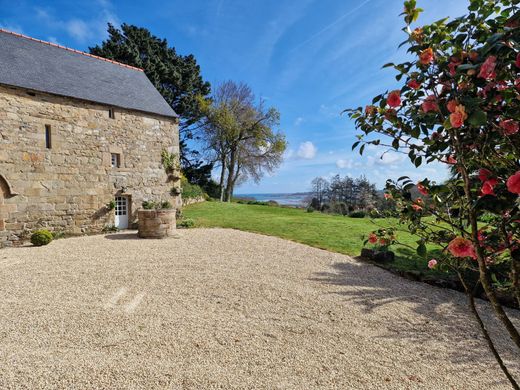 Einfamilienhaus in Plougrescant, Côtes-d'Armor