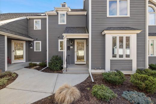 Apartment in Duxbury, Plymouth County