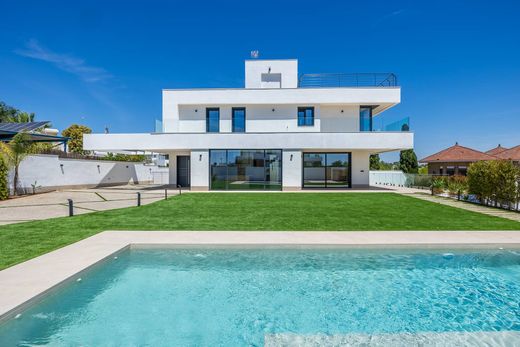 Detached House in Tomares, Province of Seville