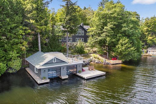 Einfamilienhaus in Muskoka Falls, Ontario