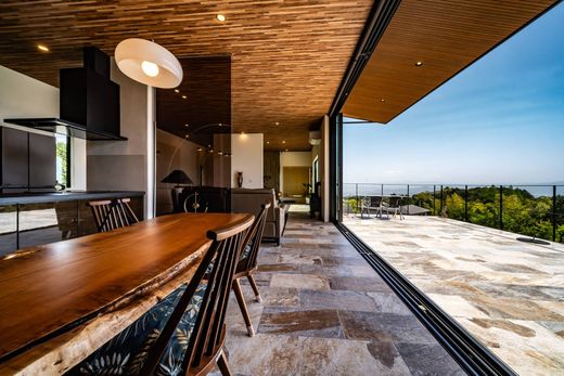 Частный Дом, Higashino, Suntō-gun