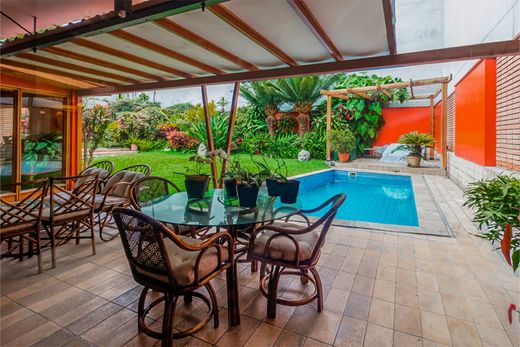 Detached House in San Isidro, Lima