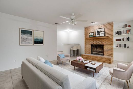 Duplex in Fort Worth, Tarrant County