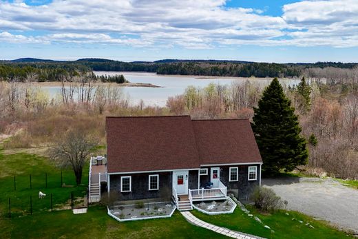 Detached House in Machias, Washington County