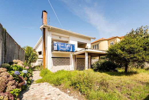 Vrijstaand huis in Porto, Distrito do Porto
