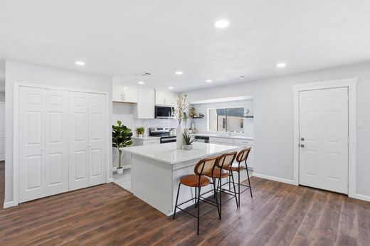 Частный Дом, Arlington, Tarrant County