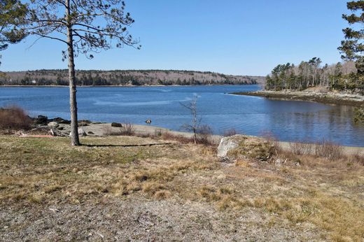 Land in Surry, Hancock County