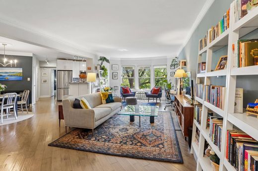 Apartment in Washington, Washington County