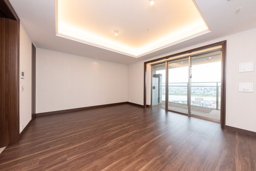 Apartment in Osaka, Osaka-shi