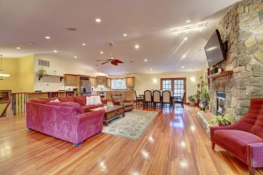 Luxury home in Newton, Rockingham County