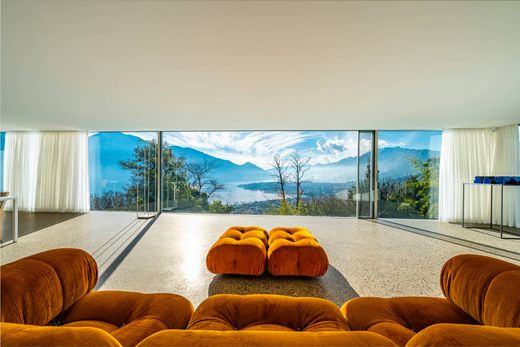 Detached House in Minusio, Locarno District