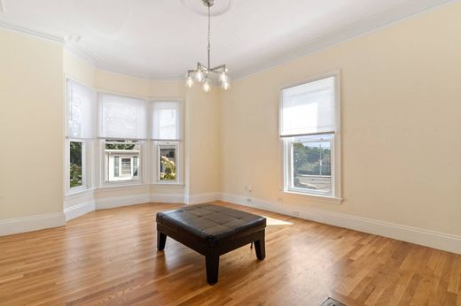 Luxury home in Boston, Suffolk County