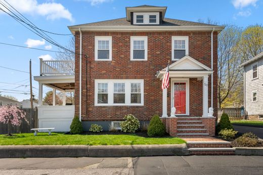 Detached House in Dedham, Norfolk County